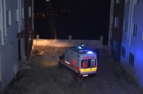 SÜLEYMAN EREN - 5 Katlı Binada Yangın Çıktı, Mahsur Kalanları İtfaiye Kurtardı