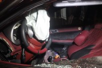 Aşırı Hız Sonrası Feci Kaza... Araç Elektrik Direğine Ok Gibi Saplandı