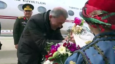 Bakan Akar'a Sürpriz Doğum Günü Kutlaması