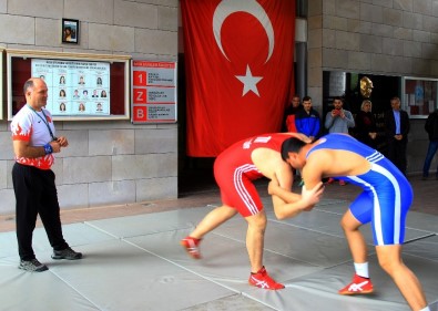 Mehmet Akif, Sporcu Kimliği İle Anıldı