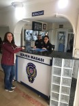 Polis Hem Sokakta Hem De Masa Başında Güven Veriyor Haberi