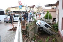 GAFFAR OKKAN - Bahçeye Uçan Otomobil Sürücüsü Yaralandı