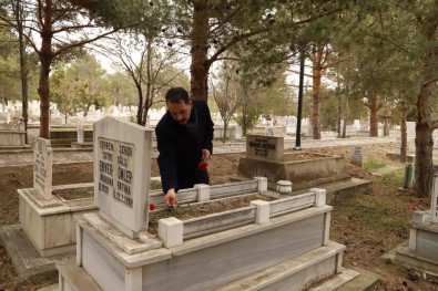 Erzincan'da Deprem Şehitleri Dualarla Anıldı
