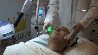 Ödüllü Cilt Bakım Uzmanı Özlem Aksünger, 'Yağlı Ciltliler Bol Sıvı Tüketmeli'