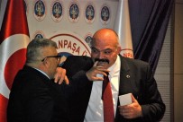 GAZIOSMANPAŞA ÜNIVERSITESI - Olimpiyat Şampiyonu Demir, Sahnede Sunucunun Parmağını Isırdı