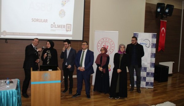 Gençlere yabancı dil öğrenme metodları anlatıldı!