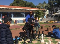 GÜVENLİ OKUL - Antalya Polisi Çocukları Hem Eğlendirdi Hem Bilgilendirdi