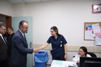 TıP BAYRAMı - Doktorlara Bayram Ziyareti