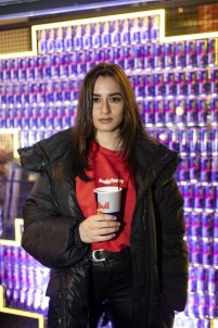 Ece Yaşar Ve İlayda Akdoğan Red Bull Retro Oyun Gecesi'ndeydi