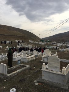 Iğdır'da Ölüler Bayramı Nedeniyle Mezarlık Ziyaretleri Yapıldı