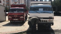 İKIZTEPE - İkiz Plakalı Kamyonetler Yan Yana Yakalandı