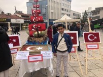 HAYRETTIN BALCıOĞLU - Minikler Şehidin Mezarından Aldıkları Toprakla Türk Bayrağı Yaptı