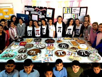 Öğrencilerden Pi Günü'ne Özel Kutlama