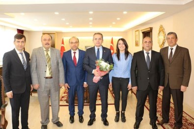 Sağlık Çalışanları, Kaymakam Deniz Pişkin'i Ziyaret Etti