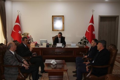 SGK İl Müdürü Nizamettin Durmuş Oltu Kaymakamı Turan'ı  Ziyaret Etti