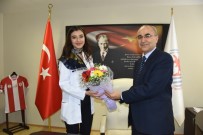 TıP BAYRAMı - Tıp Öğrencisi Dekanlık Koltuğunda