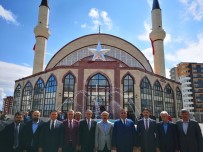 KURBAN KESİMİ - Ayyıldız Camii İbadete Açıldı