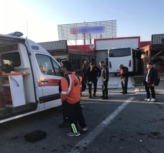 Freni Patlayan Midibüs Restorana Daldı Açıklaması 4 Yaralı