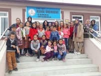 KARDEŞ OKUL - Lise Öğrencilerinden Köy Okuluna Yardım