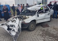 Otomobil Tıra Arkadan Çarptı Açıklaması 2 Yaralı