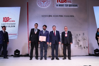 Sağlık Bakanlığı, Kırşehir'de  2 Hekimi Ödüllendirdi