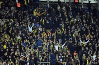 ÖZER HURMACı - Taraftardan Sivassporlu Futbolculara Alkış