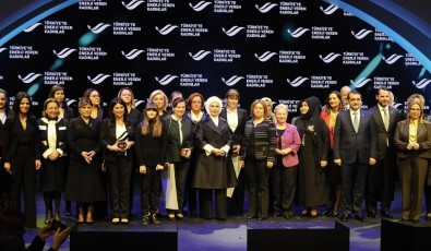 'Türkiye'ye Enerji Veren Kadınlar' Töreninde Egeli Bilim İnsanına Ödül