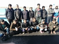 GÖÇMEN KAÇAKÇILIĞI - Yol Uygulamasında 14 Kaçak Göçmen Yakalandı