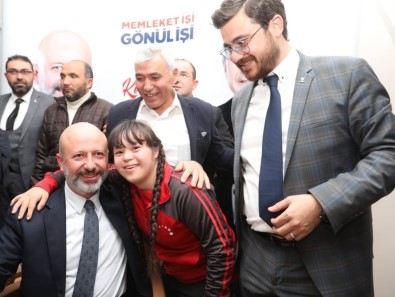 Başkan Çolakbayrakdar, 'Kentsel Dönüşümle Sosyal Dönüşümü Birlikte Gerçekleştiriyoruz'