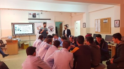 BEÜ Öğrencisinden Robotik Eğitimi