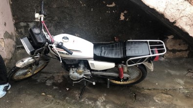Duvarı Delip Motosikleti Çalan Zanlı Yakalandı