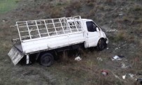 Kamyonet 50 Metrelik Uçurumdan Uçtu Açıklaması 2 Yaralı