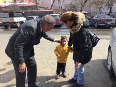 Kars'ta DSP'nin Belediye Başkan Adayı Alibeyoğlu, Yoğun İlgi Görüyor