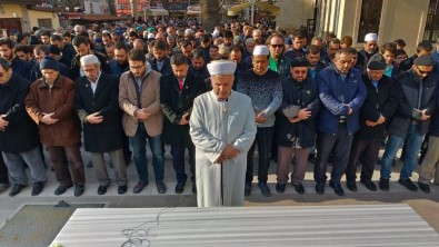 Şehit Edilen Müslümanlar İçin Kütahya'da Gıyabi Cenaze Namazı
