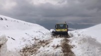 YAMAÇLı - Siirt'te Kar Yağışı Nedeniyle Köylere Ulaşım Sağlanamıyor