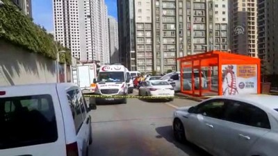 Esenyurt'ta 2 Kişi Otomobilde Ölü Bulundu