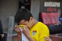 MANISASPOR - Gözyaşlarına Boğulan Futbolcuları Taraftar Teselli Etti