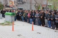 AĞIR YARALI - Karaman'da Bıçaklanarak Öldürülen Adam Defnedildi