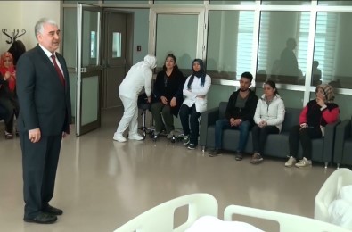 Kayseri Şehir Hastanesi'nde Tıbbi Hizmetlerin Yanında Verilen Manevi Destek Hizmeti De Hastalardan Tam Not Aldı