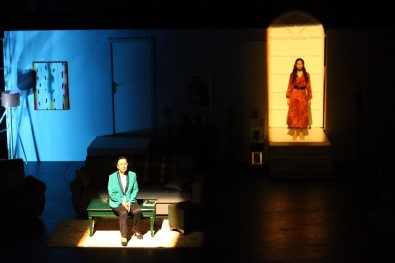 Nihat Zeybekci Kongre Ve Kültür Merkezi'nde İlk Tiyatro Oyunu Sahnelendi