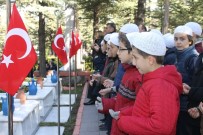BILGE AKTAŞ - 18 Mart'ta Şehitler Mezarları Başında Anıldı