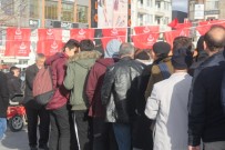 ÇATALCAM - Alperen Ocakları Şehitler İçin Lokma Dağıttı