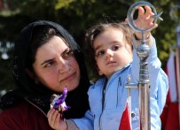 ÇANAKKALE SAVAŞı - Cebeci Şehitliğinde Gözyaşları Sel Oldu