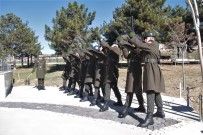 ŞEHİTLERİ ANMA GÜNÜ - Elazığ'da Şehitler Saygı Atışı İle Anıldı