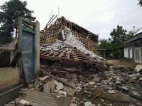 ENDONEZYA - Endonezya'daki Heyelanda 3 Kişi Hayatını Kaybetti