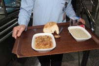 BUĞDAY ÇORBASI - Hastanenin Menüsü 'Üzüm Hoşafı, Buğday Çorbası Ve Yarım Ekmek'