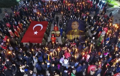 Kırıkkale'de Binlerce Kişi Mehter Eşliğinde Yürüdü