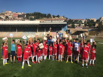 Mardin'de Geleceğin Futbolcuları Yetişiyor