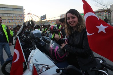 Motosikletlerini Çanakkale Şehitleri İçin Sürdüler