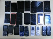 İPEKYOLU - Van'da 23 Adet Kaçak Cep Telefonu Ele Geçirildi